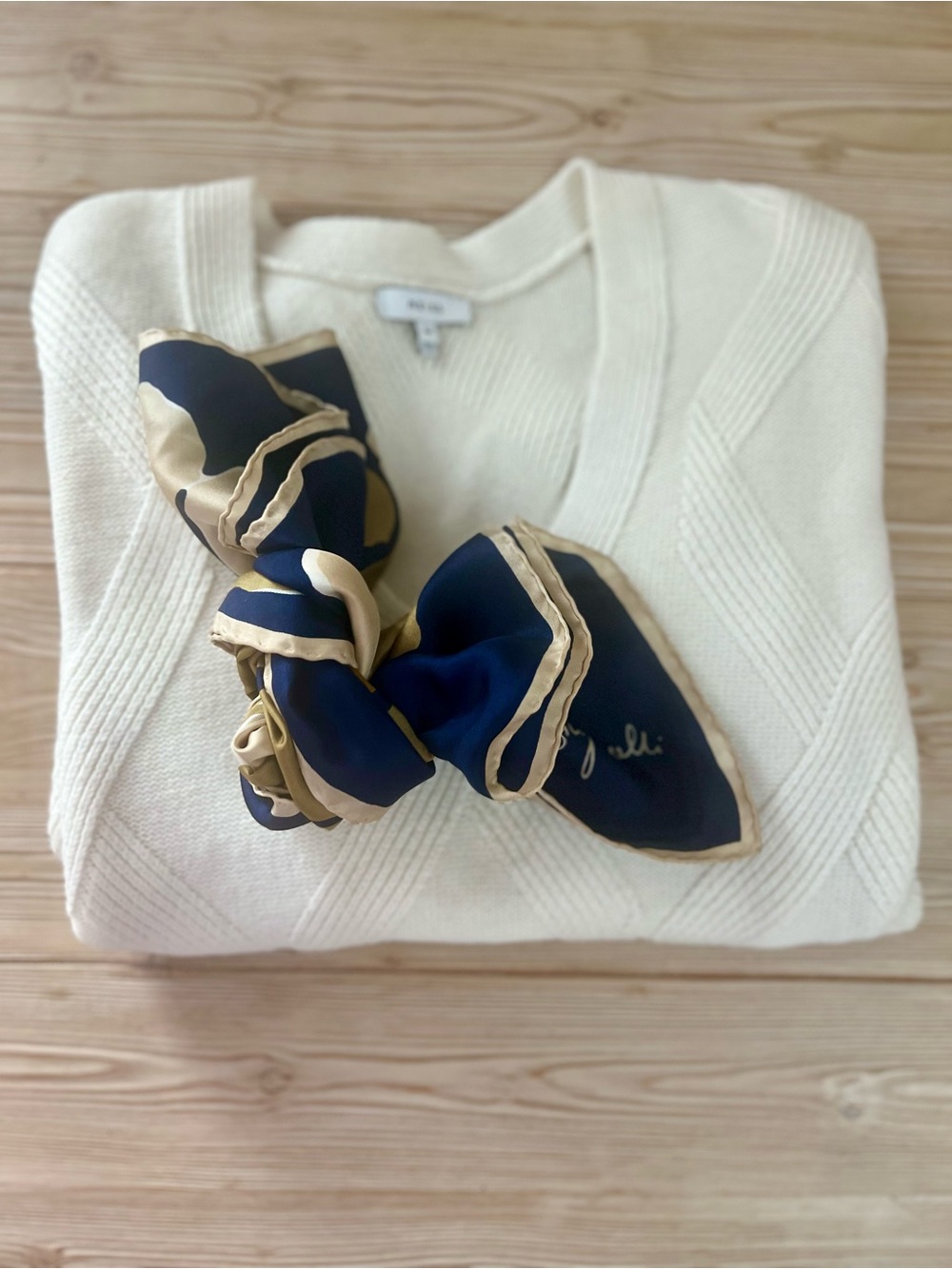 Reiss Cream Wool-Blend V-Neck Sweater – Size Medium